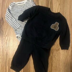 Baby Gap sweat set size 6-12 months